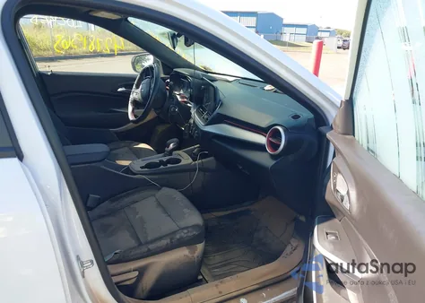 2024 Chevrolet Trax Fwd 1Rs z USA, uszkodzony, nr VIN KL77LGE27RC151709